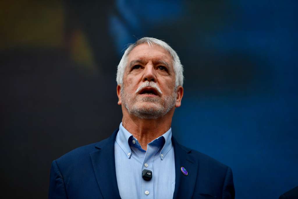 Candidato a la presidencia e integrante de la Gran Consulta por Colombia