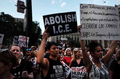 Agentes de EE. UU. ya están preparados para arrestar a miles, ante temor de los migrantes