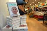 El papa en su autobiografía: Matar a civiles en Gaza “también es terrorismo”