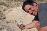 Científicos hallan huevo de dinosaurio durante expedición transmitida en vivo