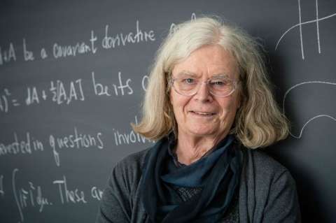 Karen Uhlenbeck se convierte en la primera mujer en recibir el "Nobel" de matemáticas