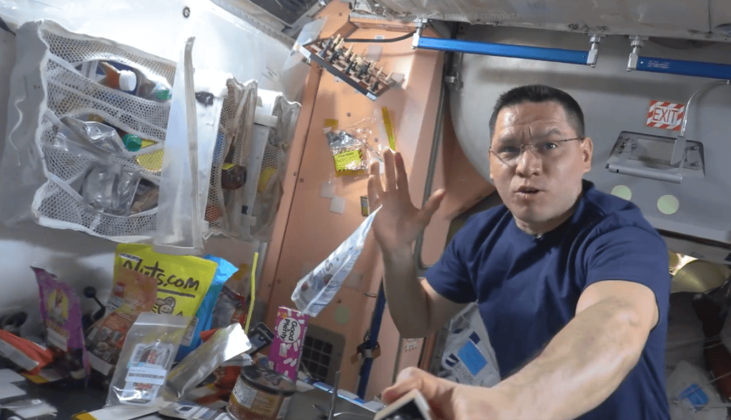 Preparación de la comida en el espacio. /NASA