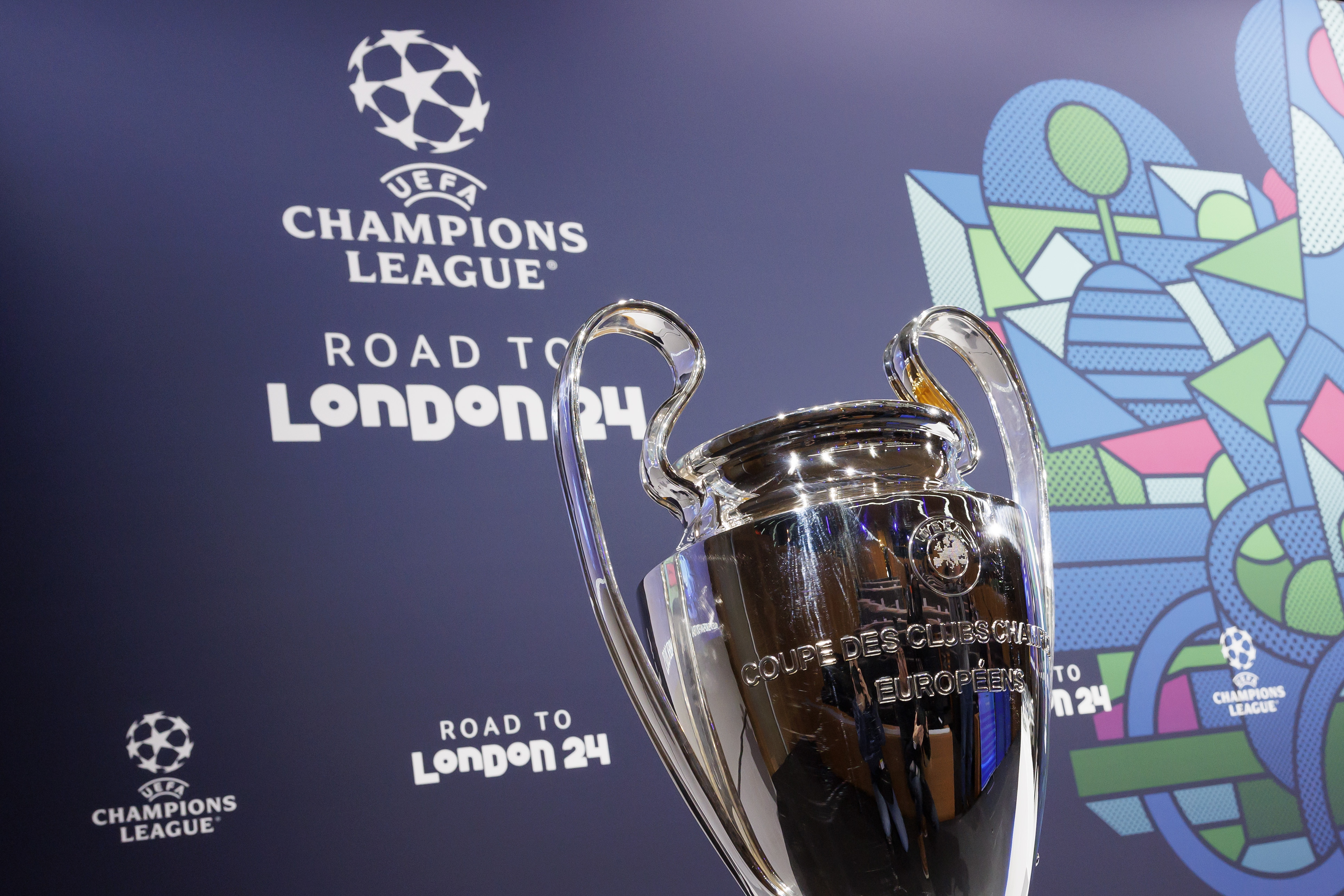 Nyon (Switzerland Schweiz Suisse), 18/12/2023.- The UEFA Champions League trophy pictured during the draw ceremony for the UEFA Champions League Round of 16 fixtures in Nyon, Switzerland, 18 December 2023. (Liga de Campeones, Suiza) EFE/EPA/SALVATORE DI NOLFI