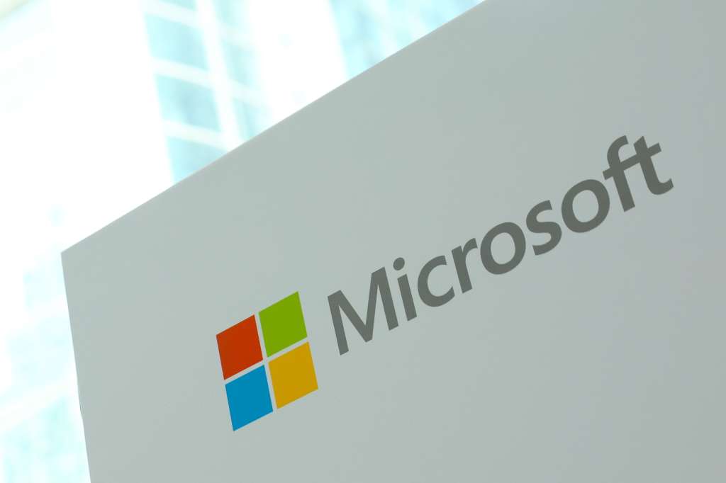 Kuala Lumpur (Malaysia), 02/05/2024.- A Microsoft logo is seen at the booth during the Microsoft Build: AI Day event in Kuala Lumpur, Malaysia, 02 May 2024. Microsoft announced it will invest 2.2 billion US dollar (2.05 billion euro) over the next four years to support Malaysia'Äôs digital transformation. (Malasia) EFE/EPA/FAZRY ISMAIL