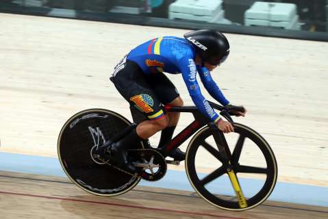 Martha Bayona se quedó con la medalla de plata del keirin en el Mundial de Pista