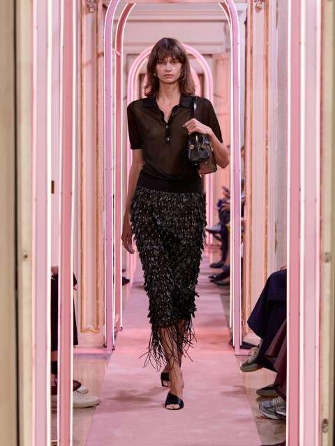 ¿Cómo vestirse elegante, pero casual? Opciones para hombres y mujeres
