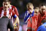 El impresionante golpe que recibió el "Niño" Torres en el empate del Atlético y La Coruña