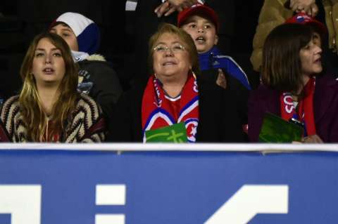 Michelle Bachelet ‘respira’ tras salir indemne en inauguración de Copa América