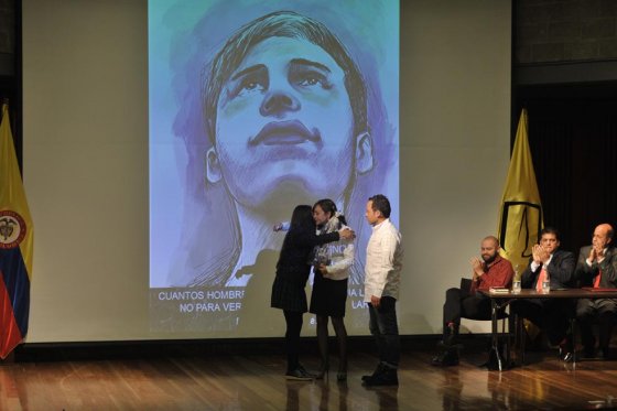 Momento del grado póstumo de Sergio Urrego.