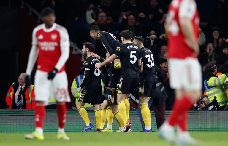 Arsenal perdió con Manchester United y la Premier League se puso más emocionante
