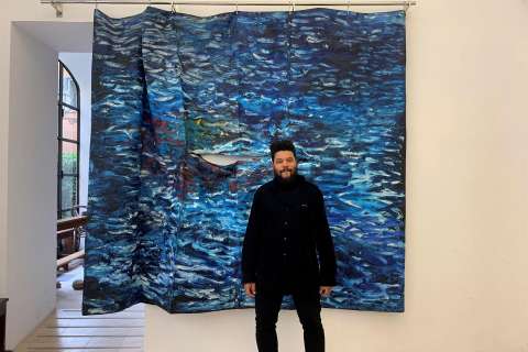 El artista colombiano Oscar Murillo refleja “el colapso del tiempo” en Roma