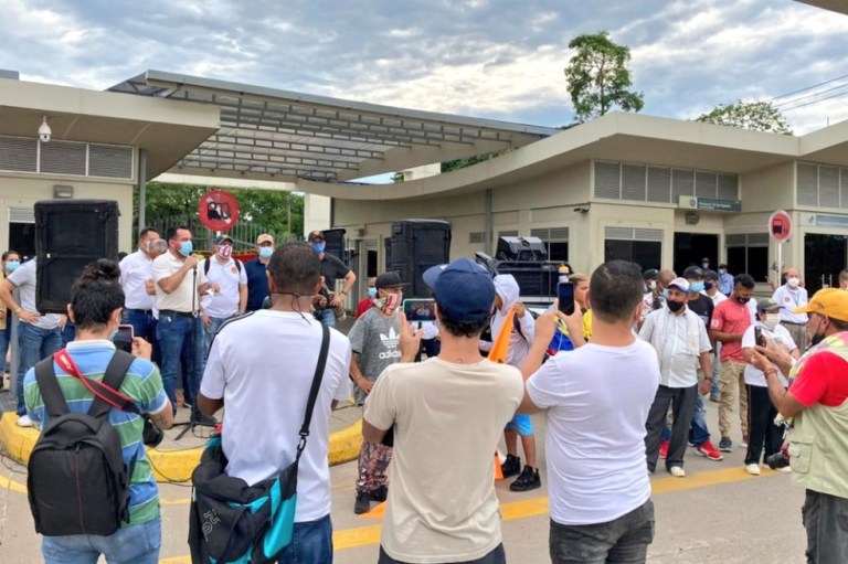 Sindicalistas se declaran en asamblea permanente en refinería de Ecopetrol