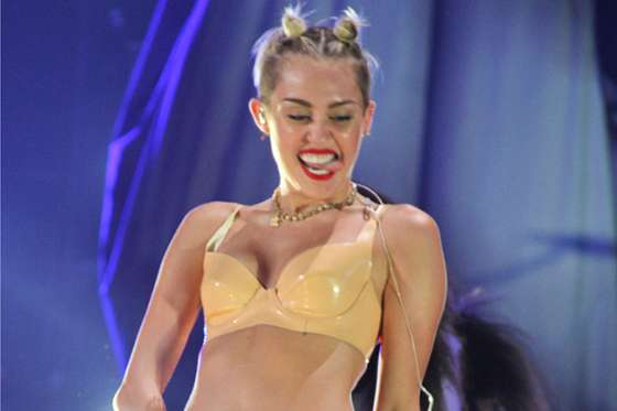 UK CLIENTS MUST CREDIT: AKM-GSI ONLY<BR/>New York, NY - Miley Cyrus at the 2013 MTV Video Music Awards held at Barclays Center in the Brooklyn borough of New York City.<P>Pictured: Miley Cyrus<B>Ref: SPL600443  260813  </B><BR/>Picture by: AKM-GSI / Splash News<BR/></P><P>
