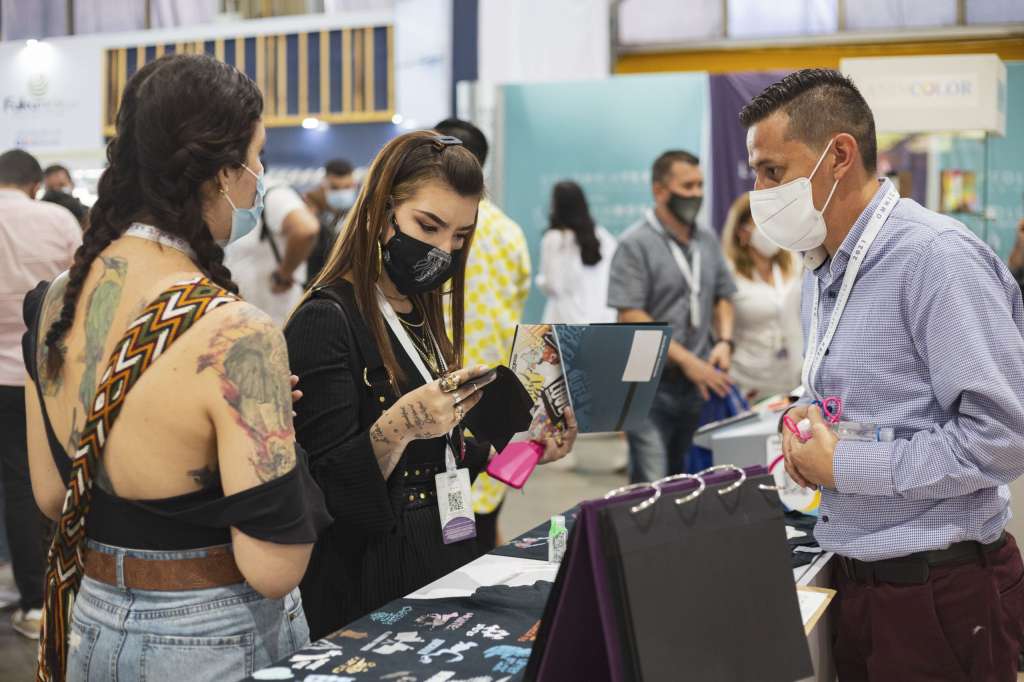 Según la encuesta de síntomas diaria que realizaba la organización del evento, el 55 % de los asistentes contaba con su vacunación contra el COVID-19.