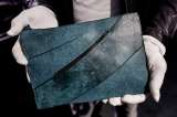 Bolso hecho con células de Tiranosaurio Rex saldrá a subasta en París: este sería el valor