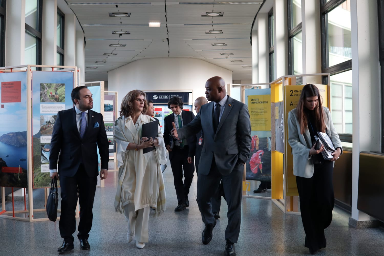 Laura Gil Gilberto Murillo Cancillería