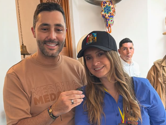 Exconcejal de Medellín Sebastián López y la candidata presidencial Paloma Valencia.