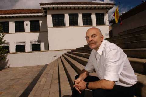 El largo "caminito" a completar un libro con la guía de Martín Caparrós
