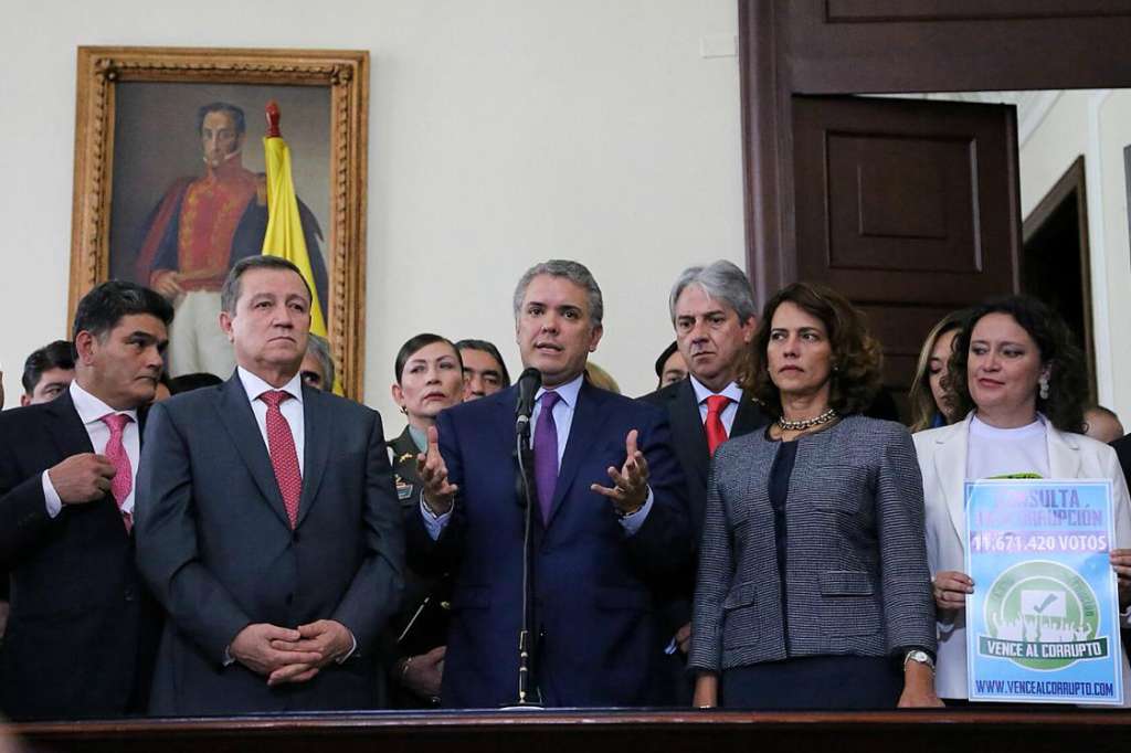 El presidente Iván Duque, en el Congreso, al radicar los proyectos anticorrupción. / Prensa Senado