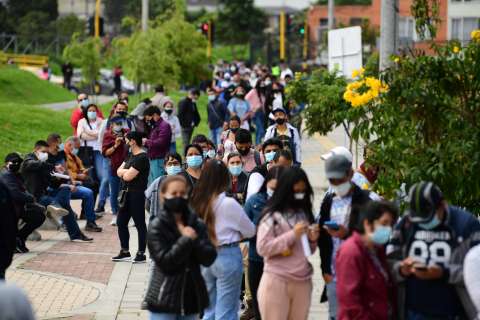 ¡Ojo! Así están vendiendo ilegalmente turnos para vacunación contra el Covid-19