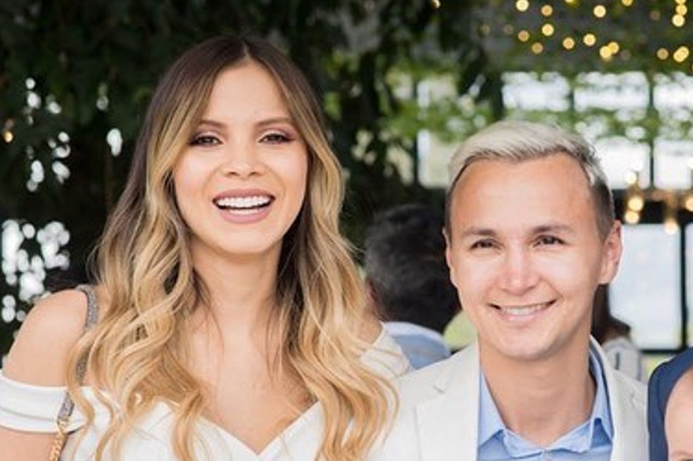 La modelo, esposa del futbolista Santiago Arias, reveló que ahora se arrepiente de haber guardado esa noticia con la que esperaba sorprender a su gran amigo.