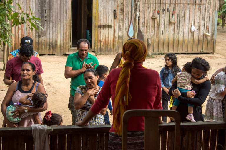 Indígenas Mura, en Brasil y su lucha por proteger la Amazonia su territorio.