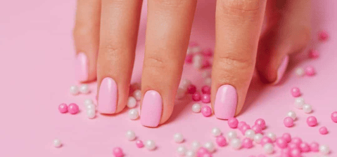 Evita que tus uñas se resequen y se quiebren entre cada manicure con estos trucos
