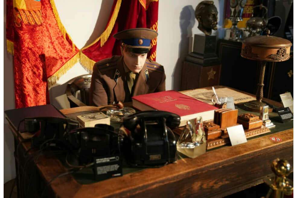 El KGB Spy Museum es una creación del historiador lituano Julius Urbaitis. / AFP