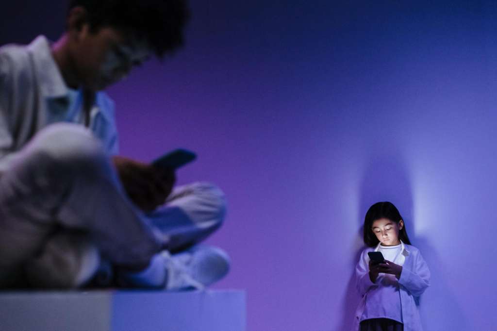 Aproximadamente el 61% de los niños, niñas y adolescentes (6 a 17 años) en Colombia poseen un celular propio.