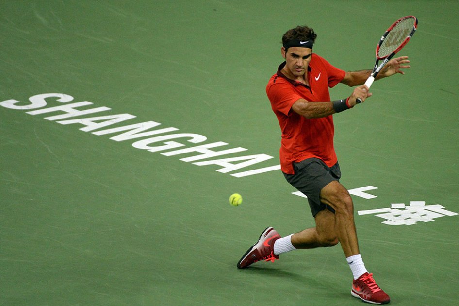 Roger Federer superó a Julien Benneteau en Shanghái. //AFP