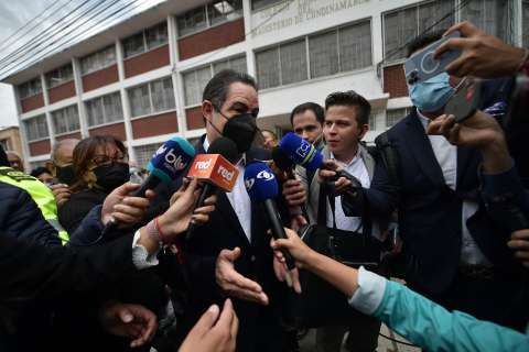 Tras reunión de bancada, Cambio Radical no definió posición con relación a Petro