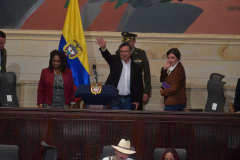 Petro dice que expondrá a congresistas que han votando contra la reforma a la salud