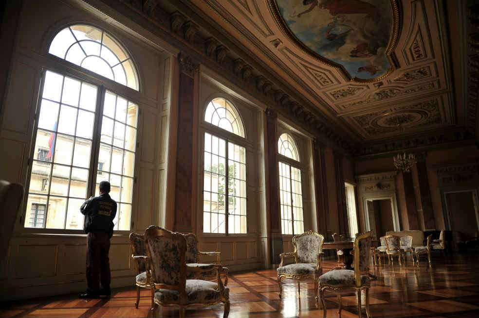 El foyer, una de las salas intervenidas en la primera fase de restauración del Teatro Colón. / Fotos: Andrés Torres - El Espectador