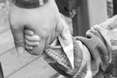 Duque sancionó ley que permite a padres elegir orden de apellidos de sus hijos