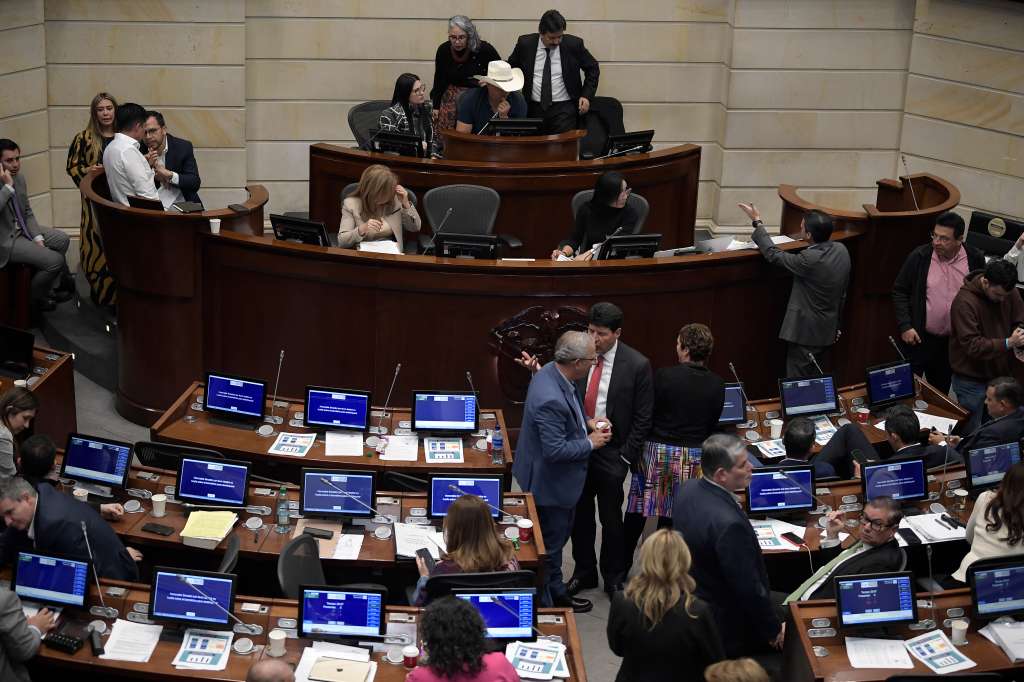 Debate del acto legislativo que aumenta las transferencias al Sistema General de Participaciones en la plenaria del Senado.