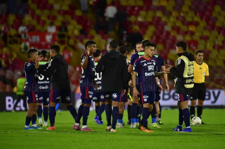 Santa Fe rescató un empate en El Campín, cuando parecía que Junior daba el golpe en la ida de la semifinal. Todo se definirá la próxima semana en la vuelta que se jugará en Barranquilla. Estas fueron las mejores imágenes.