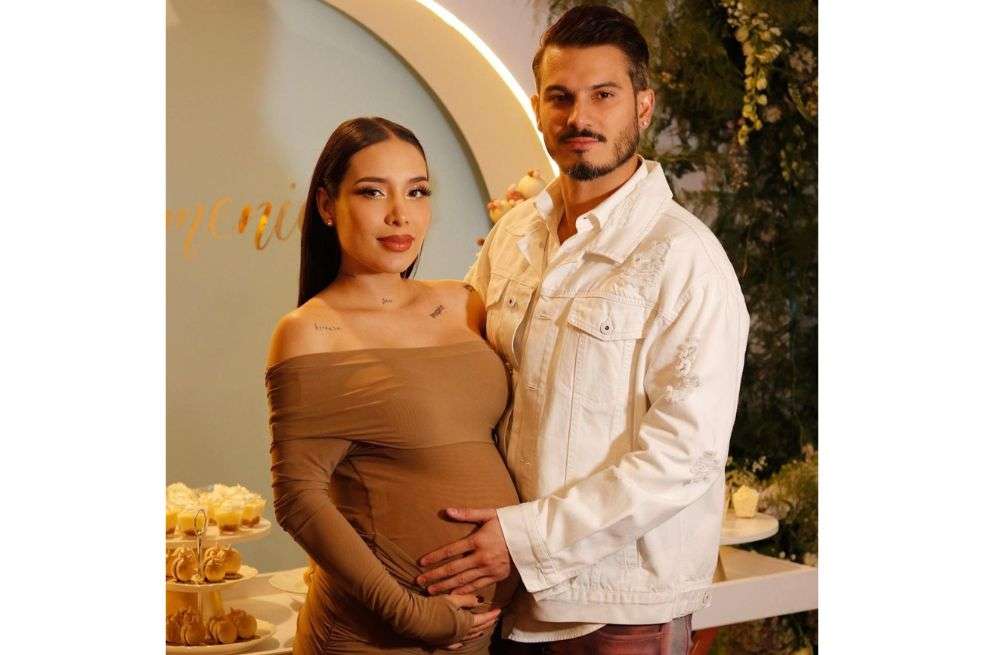 Luisa Fernanda W y Pipe Bueno están a días de recibir a su segundo hijo, Domenic, y ya tienen todo preparado para pasear junto a su hermano Máximo.