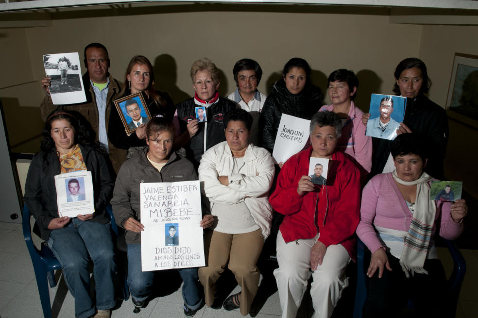 Madres y familiares de los jóvenes que fueron reclutados en Soacha y que posteriormente fueron presentados por las autoridades como guerrilleros muertos en combate. / Óscar Pérez
