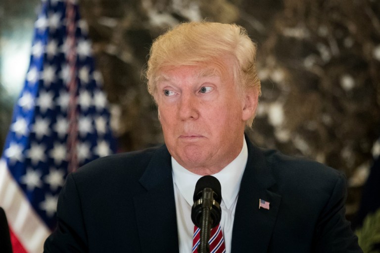 Trump sugiere que podría «autoindultarse» si sigue siendo investigado