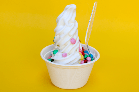 ¿El yogur helado es más saludable que el helado?