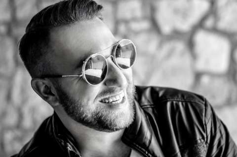 La vida es más fácil para las personas atractivas, según estudio