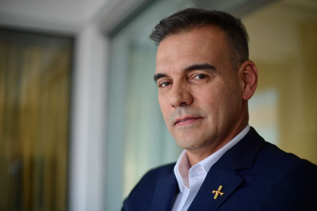 Político colombiano, fórmula vicepresidencial de Íngrid Betancourt.