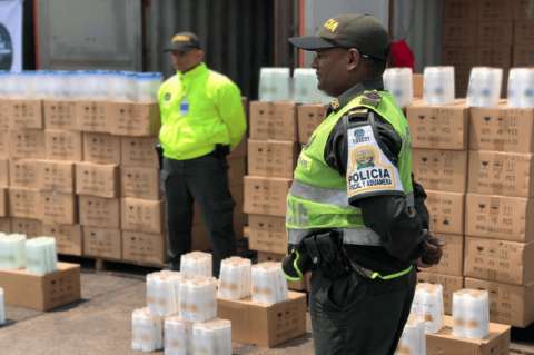Policía decomisa 8,5 millones de dólares en mercancía ilegal