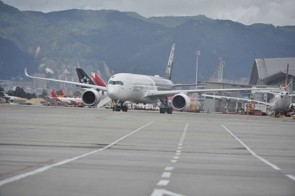 Llegada de este avión al Aeropuerto Internacional El Dorado, en Bogotá.