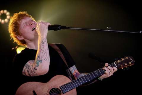 Ed Sheeran rompe su silencio sobre Gaza y el retiro de Macklemore de su gira