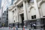 Peso argentino perdió 6,99% y cerró en 34,48 por dólar pese a apoyo del FMI