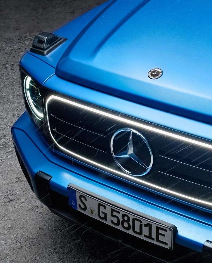 Mercedes Benz G - Class 580 Exterior
