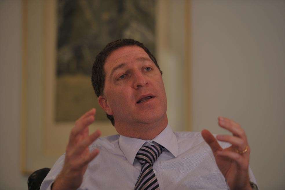 Según Saúl Kattan, presidente de ETB, en el cuarto trimestre la compañía sería la primera del país en cobrar sus servicios en una única factura. / Archivo