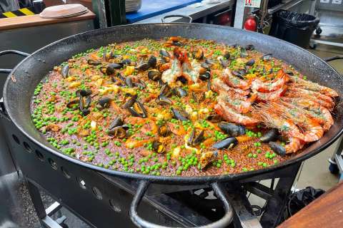 La paella más viral de Londres no la cocinan españoles