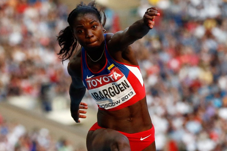 Caterine Ibargüen gana oro en Moscú